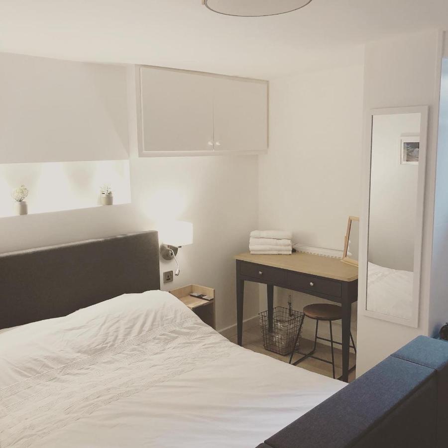 One One Five Apartment Swansea Exterior photo