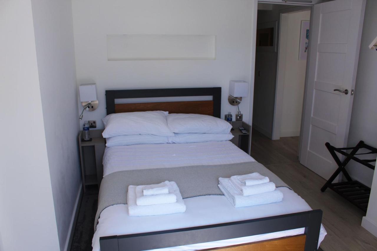 One One Five Apartment Swansea Exterior photo